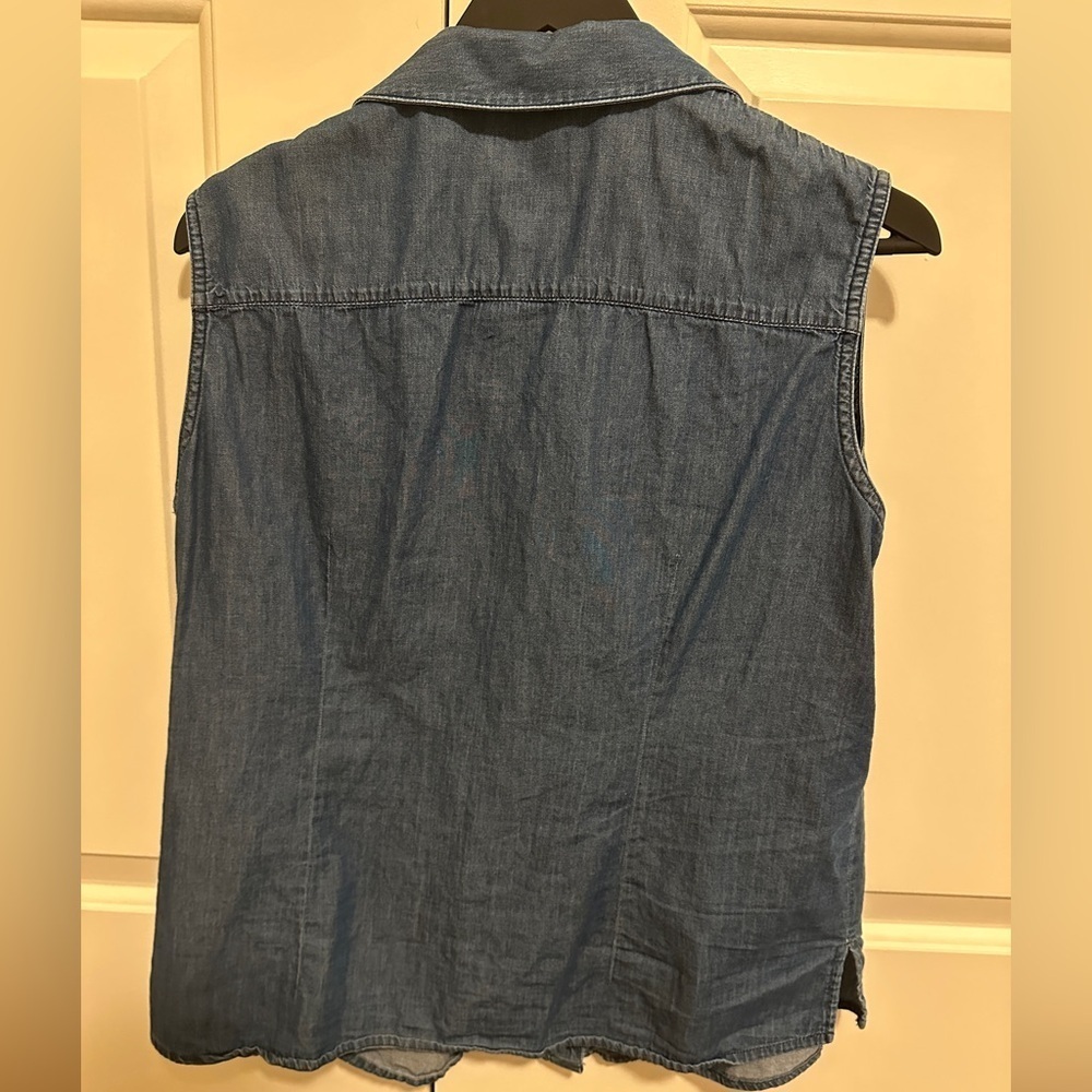 Alia Petite Floral Embroidered Denim Sleeveless Collared Blouse Size 12P Women’s - Picture 8 of 8